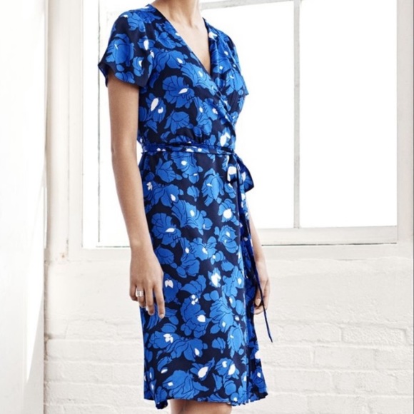 Banana Republic Blue Floral Pleated Wrap Dress XS - Picture 2 of 8
